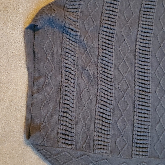 Charcoal gray fringy shawl fits sizes S-XL - Picture 10 of 10